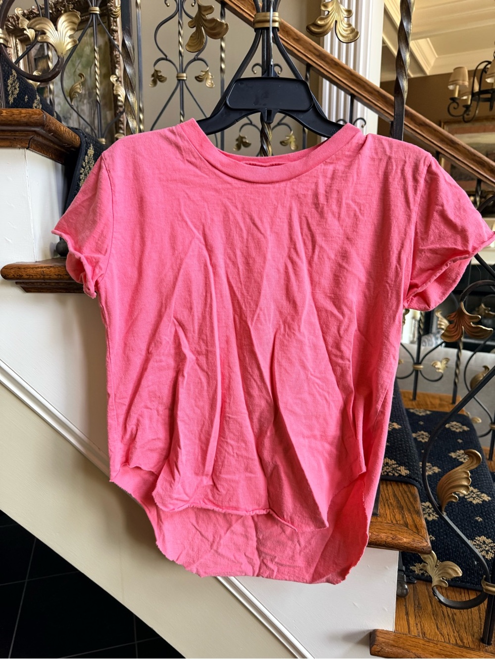 Frank & Eileen Coral Short Sleeve Tee. Size S rough hem & sleeves. EUC